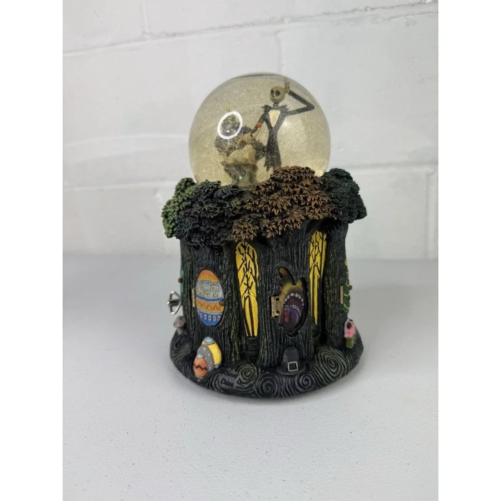 NIGHTMARE BEFORE CHRISTMAS HOLIDAY TREE DOOR SNOWGLOBE